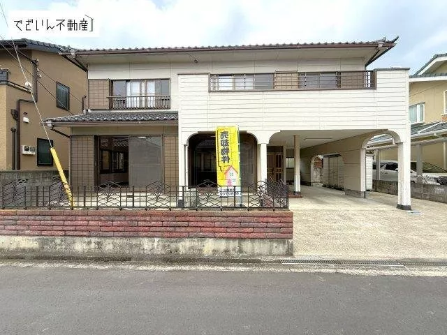 / Renovated two-family house / 1DK + 2LDK ■ Separate water areas for each household ■ Ample storage
