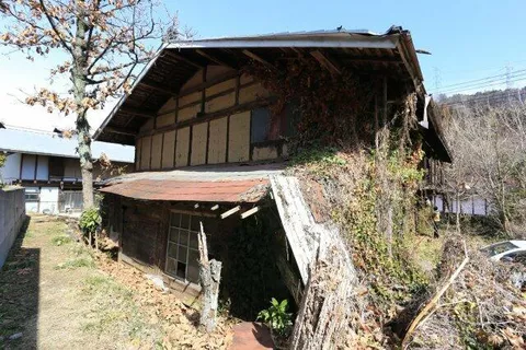 Nakanojo Town, Agatsuma District, Yamada (Gunma Haramachi Station) 2-story building 5LDK