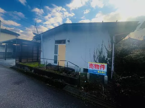 Toyama City, Shitobari (Tsukioka Station) Single-story building 6DK