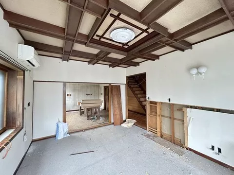 Open house held / Under renovation / Tomita 3-chome, 2 parking spaces available / Earthquake reinforcement work planned / Okidate - Image 2