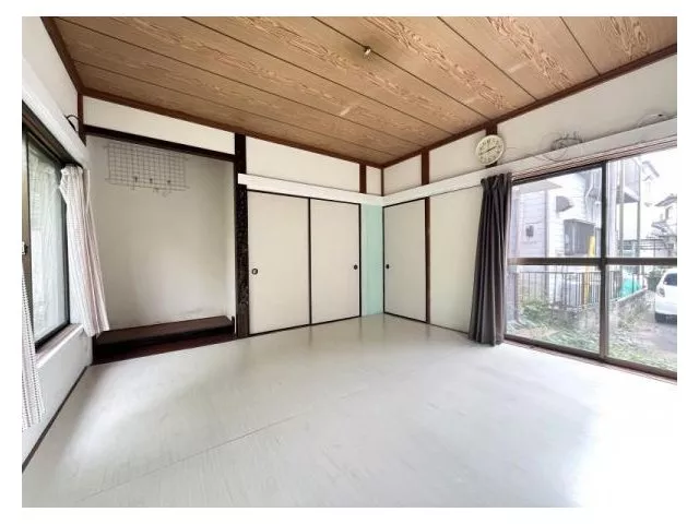 A green-rich residential area ◆ Parking for 1 car ◆ Within walking distance to convenience stores and supermarkets ◆ All rooms are over 6 tatami mats + storage room