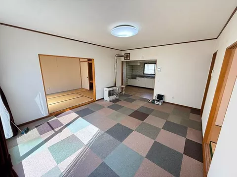 15-minute walk from JR Zenibako Station! A location where you can feel close to the sea♪ For inquiries, please contact us.