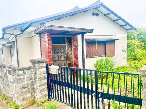 This is a recommended used house for investors!