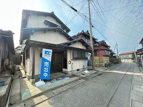 Used single-family home in Tajiri-cho, Kaga City.