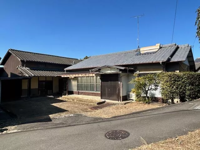 2F 11DK in Hatada, Ayagawa-cho, Ayaka-gun, Kanagawa (Hatada Sta.)

2.5 million yen