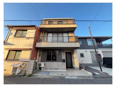 ◆3-story building◆Ample storage◆Balcony◆About 5 minutes on foot to "Tagami" Station◆Rich surrounding environment◆