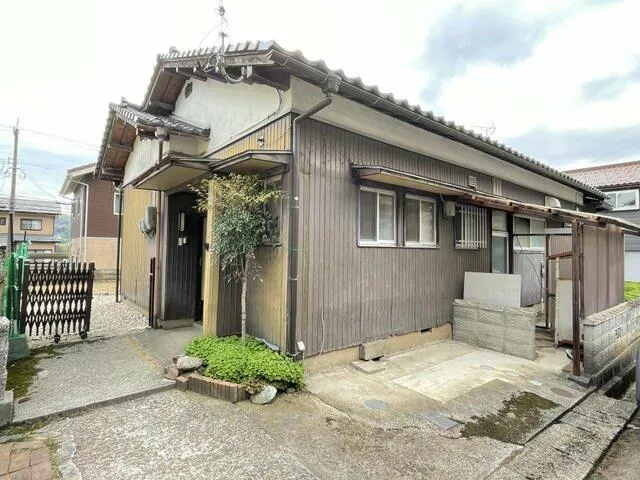 Fukui City, Fuyuno Town (Asamizu Station) Single-story building 5DK