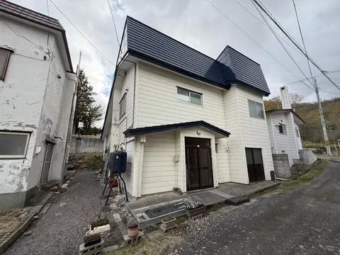 Otaru City, Tenjin 1-chome (Otaru Chikko Station) 2-story building, 6LDK