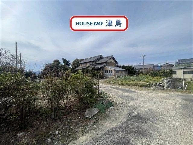 Approximately 468.57 tsubo of land! A green and rich living environment where you can also enjoy a home garden.
