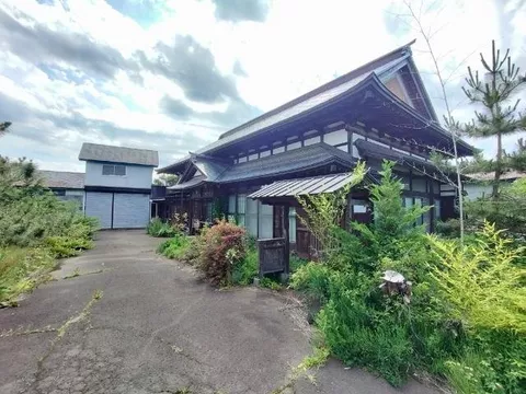 Oaza Yokoyatsu, Yataruzaki (Mutsu-Tsuruta Station) 3 million yen