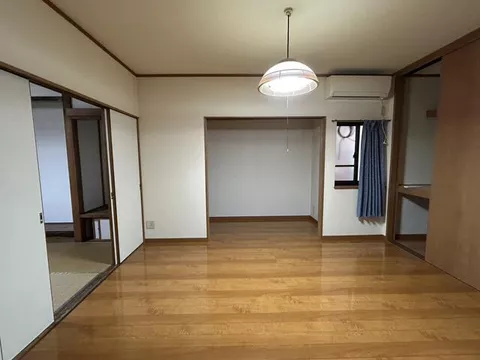 Tsubame City, Donshima 1-chome (Tsubame Station) 2-story building 5DK