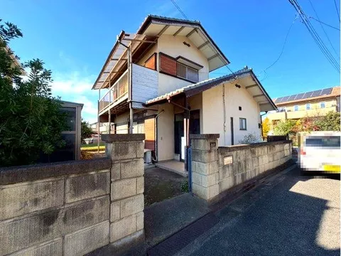 Having a Japanese-style room makes it easy to accommodate guests, especially when there are many people.