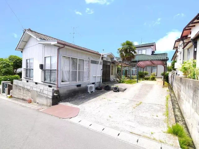 2-chome Yamashita, Ishinomaki City - Used detached house! Spacious land of 105 tsubo! South-facing road with good sunlight!