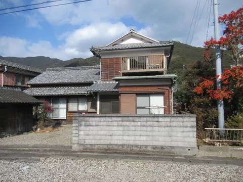 Saeki City, Saeki City Yonemizu Oaza Shikariura (Saeki Station) 2F 7DK

2,350,000 yen