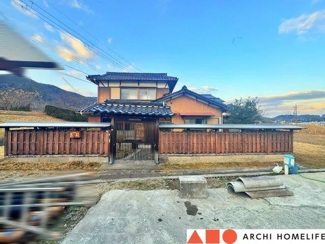 Tatsuno-shi, Kamioka-cho Irino (Honryuno Station) 2F 6DK

1,980,000 yen