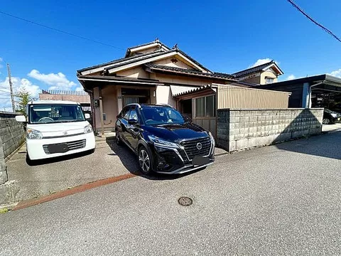 Used single-family home in Arayashiki, Takaoka City