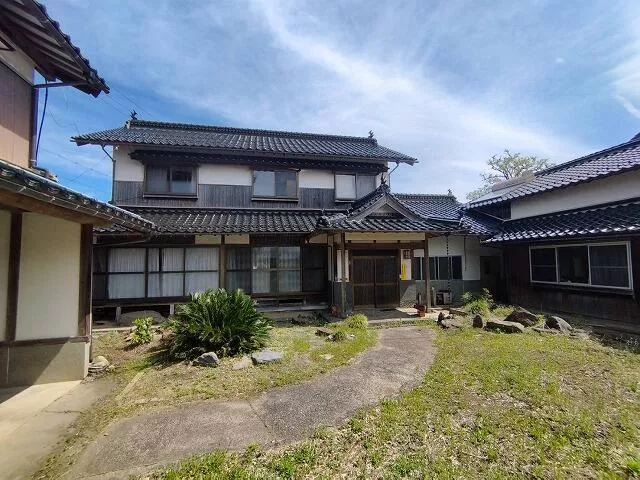 Kotoura-cho, Tohaku-gun Oaza Tsukishita (Urayasu Sta.) 2F, 10SDK

2F 10SDK 6million yen