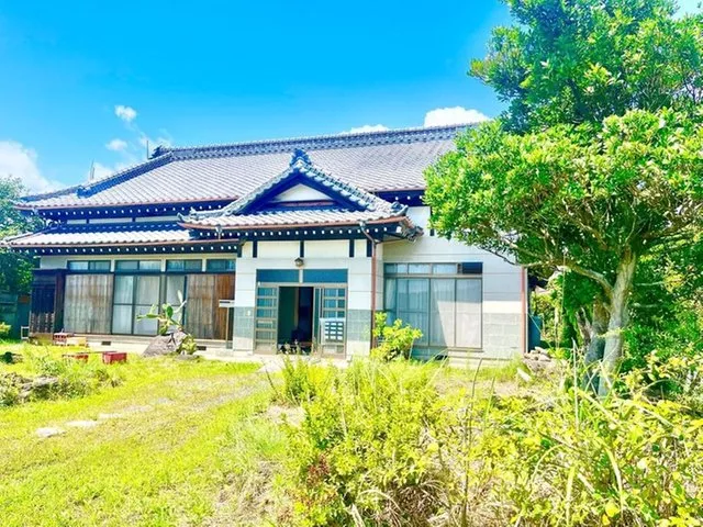 How about a nature-rich old house where you can hear the refreshing sound of the river?