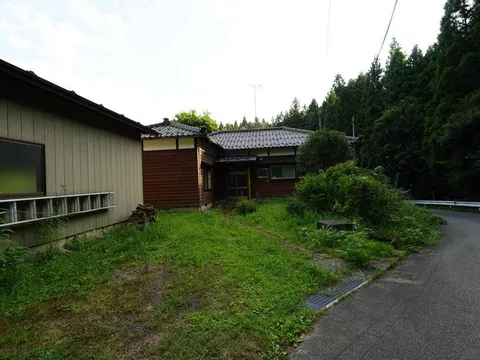 Comes with a separate storage building! ◆ A residence that feels the essence of Japanese style◆
