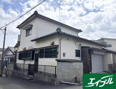 31 minutes on foot from JR Kagoshima Main Line "Ginsui" Station