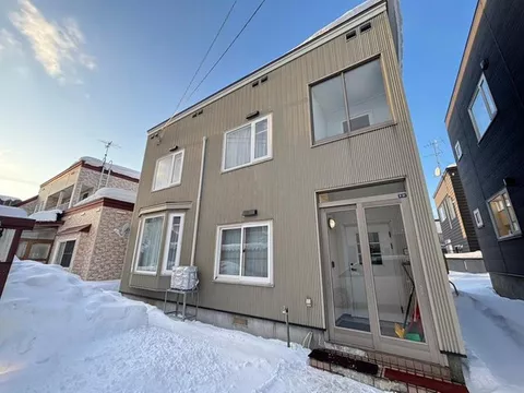◆ A family-friendly 5LDK with parking for 2 cars! A beautiful used detached house ◆