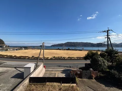 The sea and park are right in front! Spacious land and views are attractive! - Image 3