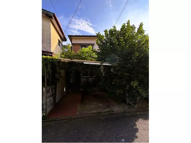 A new home in a calm neighborhood. Close to elementary and middle schools, great for families◎