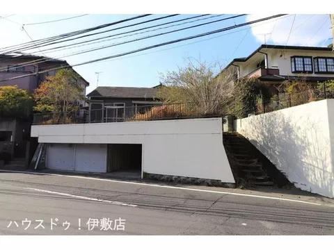 [5 minutes on foot to Ishiki Elementary School] [Popular Single-Story House] [Parking for 3 Cars] [With Garden]