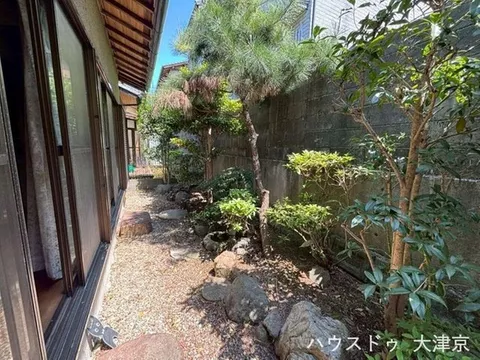 Good sunlight and ventilation! A house where bright light and wind flow through. A charming traditional Japanese garden♪ - Image 3