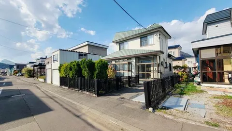 Sapporo City, Minami Ward, Ishiyama Sanjo 5-chome (Makomanai Station) 2-story 4LDK
