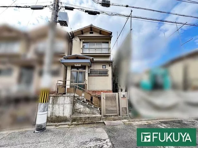 A place where access to the city and the air of the forest coexist / 3DK on a hill! All rooms are 6 tatami mats!