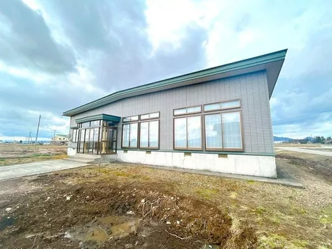 [Open House Held] [Interior and exterior renovation planned] A 5DK single-story home. There are 5 Japanese-style rooms.