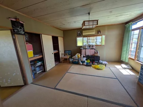 Iwakuni City, Kuga Town (Kuga Station) 2-story building 6LDK
