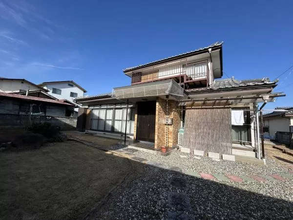 Nirasaki City, Okusa Town, Wakao (Nirasaki Station) 2-story building 6DK