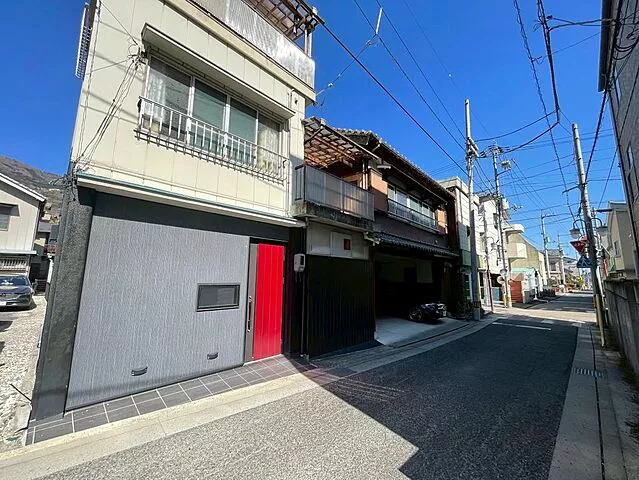 Used single-family home, 4-minute walk from Awa Ikeda Station on the JR Dosan Line
