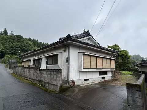 20 minutes on foot from JR Ibusuki Makurazaki Line "Futatsuda"