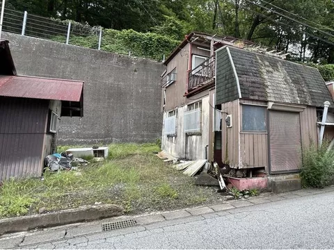 [Landslide disaster warning area, has tilt, has rain leakage] 4 minutes on foot from Anayama Station, 6SDK wooden two-story building - Image 3