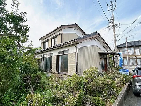Used single-family home in Tarui Town, Fuwa District, Ayato