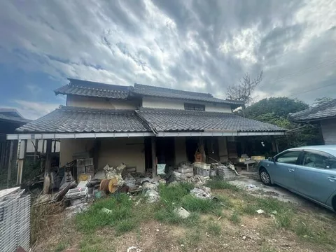 Marui, Onohara-cho, Kanonji-shi, Kanonji (Kanonji Sta.) Single story house, 5LDK

700,000 yen