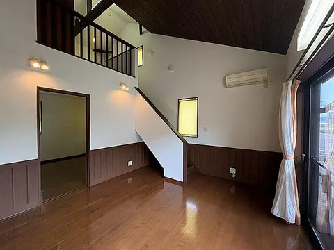 Used single-family home in Omihachiman City, Kitano Shou Town 393-18 - Image 2