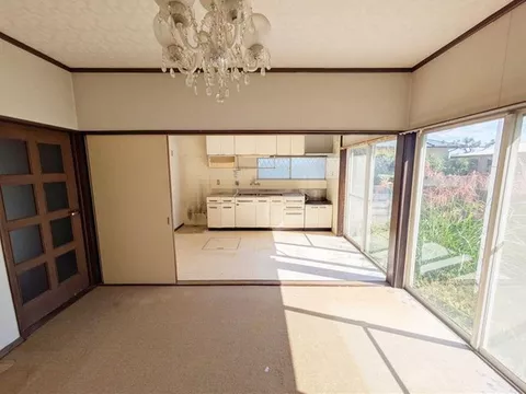 [Corner lot with good sunlight + Immediate viewing available] ■ All rooms have storage, allowing for spacious use of the rooms.