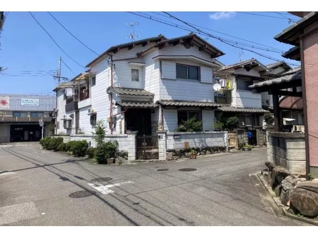 ◆Spacious southwest corner lot◆ Immediate move-in available! A 4LDK home with south-facing and all rooms secured at 6 tatami mats.