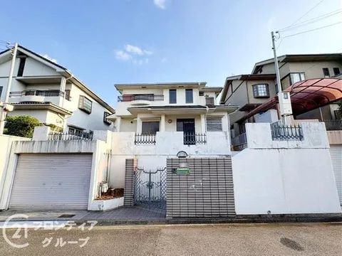【LDK 21.5 tatami mats! + Immediate viewing available!】■ Land 62.23 tsubo / Garage with shutter available