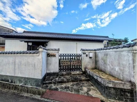 Ureshino Tsuyajō Town (Rokkaken Station) 6 million yen