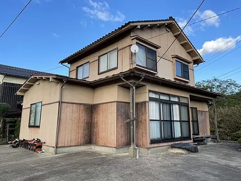 Used single-family home, 1 minute walk from JR San'in Main Line Iwami Station