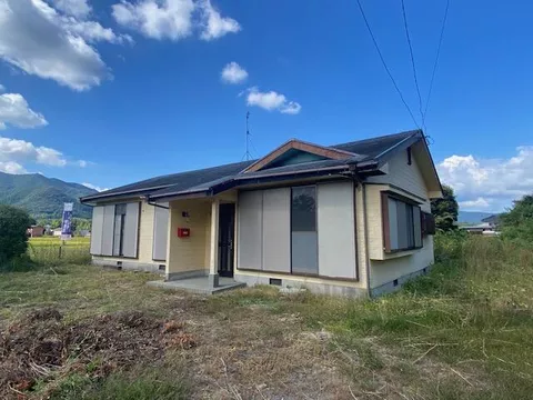 Aira District, Yusui Town, Nakatsukawa (Yoshimatsu Station) Single-story building 3LDK