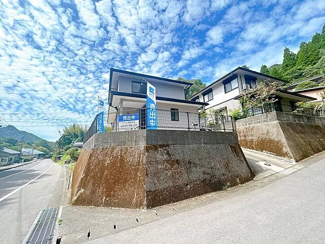 Used single-family home Nishimatsuura-gun Arita Town Izumiyama 1-chome House