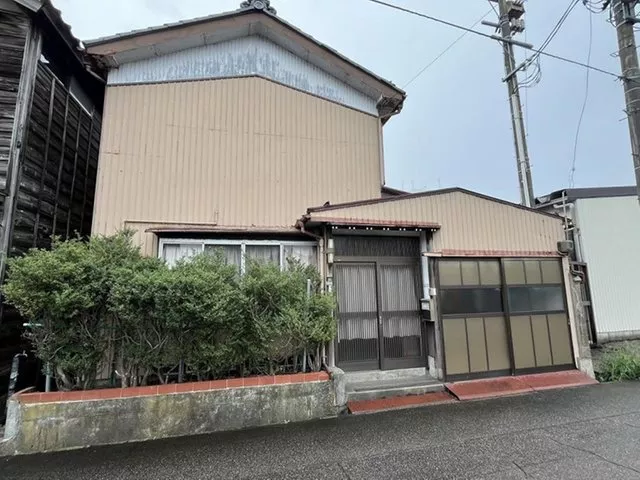 【Higashi-Sanjo Station - 6 minutes on foot】 A location that fulfills your needs within a 3-minute walk to commercial facilities♪