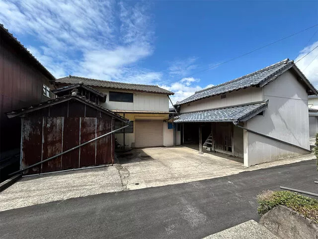 Isahaya City, Takaki Town, Oto (Koe Station) 2-story building 8DK