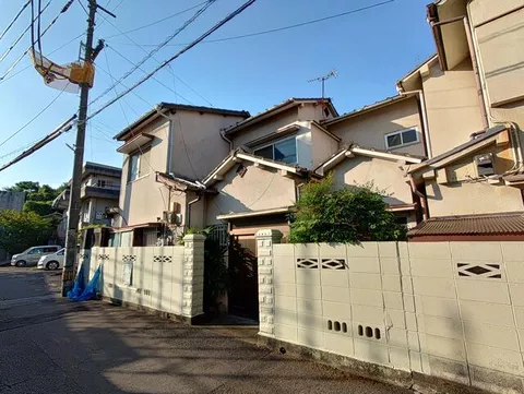 Takamatsu City, Nishihou Town 2-chome (Showa Town Station) 2-story building 9DK